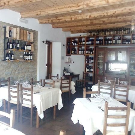 La Foresta Albergo Ristorante Pizzeria Badia Prataglia Bagian luar foto